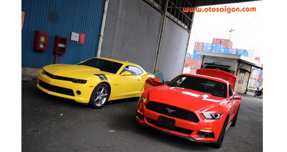 Cặp đôi xe cơ bắp Ford Mustang và Chevrolet Camaro 2015 về Việt Nam xe cơ bắp mỹ (3).jpg