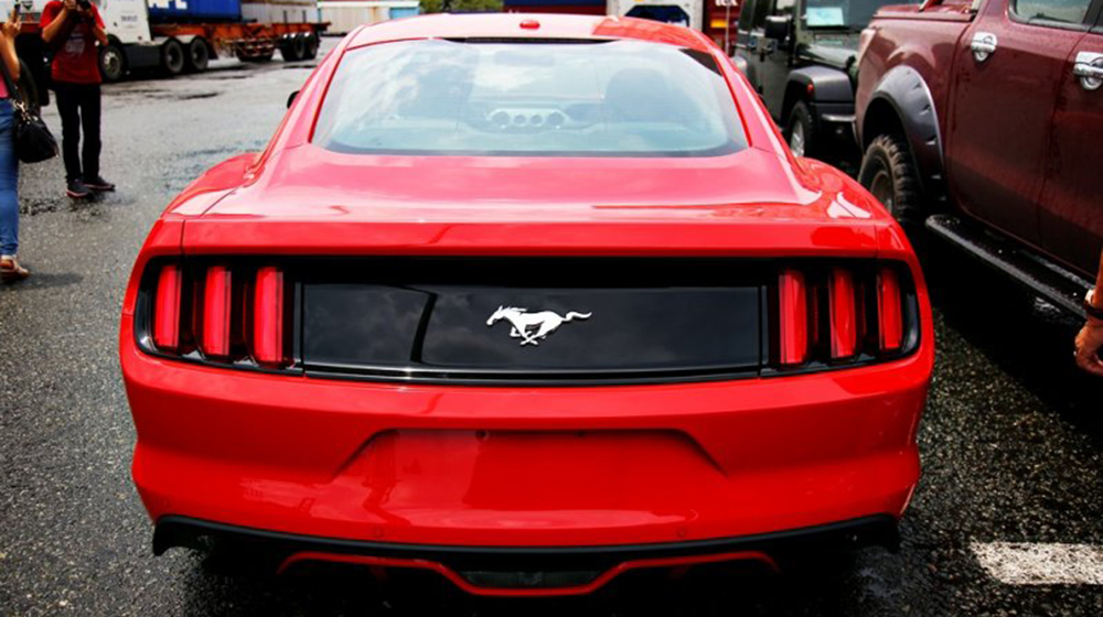 Soi chi tiết Ford Mustang 2015 vừa cập bến Việt Nam Mustang_2015 (4).JPG