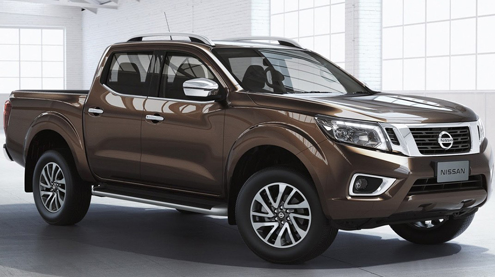 Mitsubishi Triton 2015 vs. Nissan Navara 2015: Cuộc chiến bán tải Nhật Navara_2015 (4).jpg