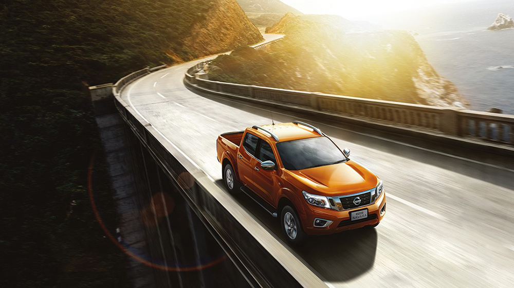 Mitsubishi Triton 2015 vs. Nissan Navara 2015: Cuộc chiến bán tải Nhật Triton_vs_Navara (1).jpg