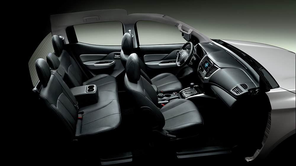 Mitsubishi Triton 2015 vs. Nissan Navara 2015: Cuộc chiến bán tải Nhật triton_2015 (2).jpg