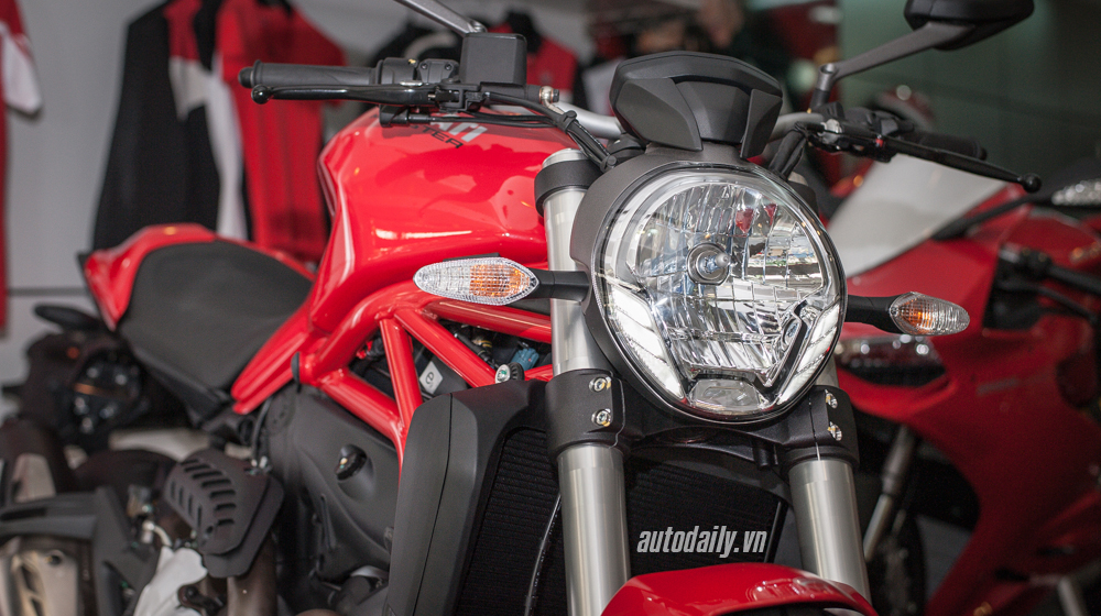 Ảnh chi tiết Ducati Monster 821 đầu tiên về Hà Nội Ducati_Monster_821_chinh_hang (10).jpg