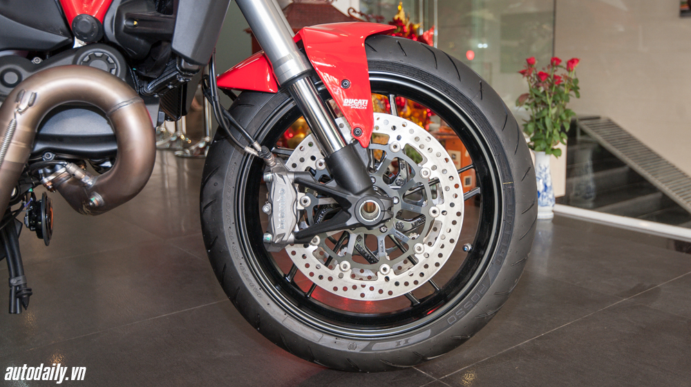 Ảnh chi tiết Ducati Monster 821 đầu tiên về Hà Nội Ducati_Monster_821_chinh_hang (12).jpg