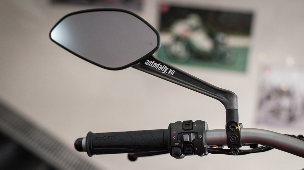 Chi tiết Ducati Monster 821 đầu tiên về Hà Nội Ducati_Monster_821_chinh_hang (5).jpg