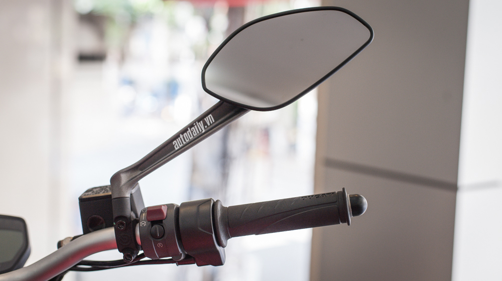 Ảnh chi tiết Ducati Monster 821 đầu tiên về Hà Nội Ducati_Monster_821_chinh_hang (6).jpg