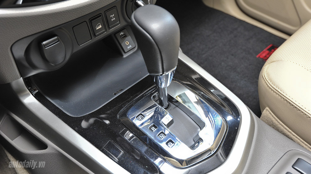 “Phiêu” cùng Nissan NP300 Navara VL ở miền cực Bắc Nissan Navara noithat (7).jpg