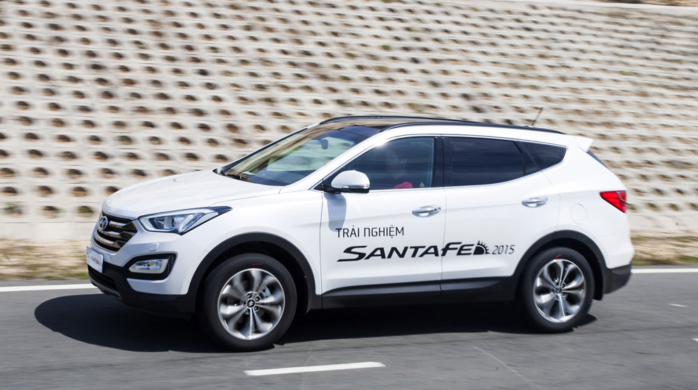 Lái thử xe Hyundai tại Hà Nội và Tp Hồ Chí Minh SantaFe-(2).jpg