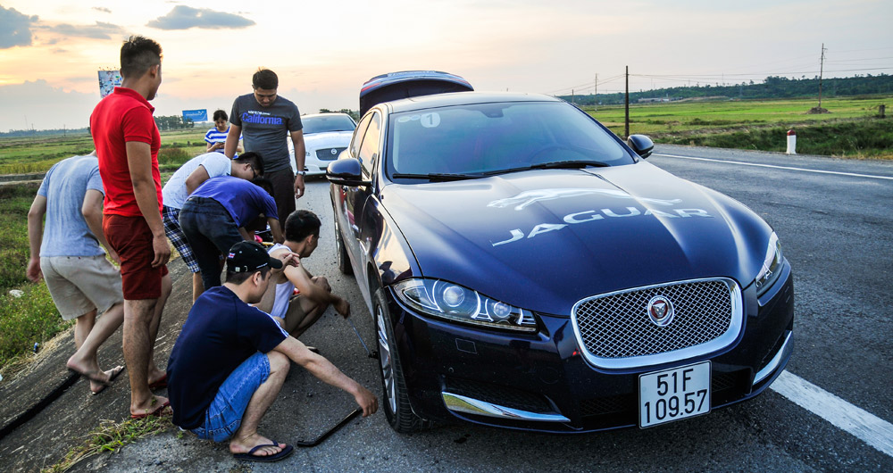 Hành trình Roadshow Jaguar Land Rover Quảng Bình - Huế jaguar ;and rover (7).jpg