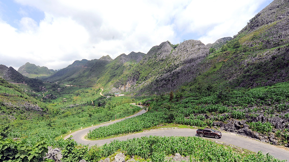 Ảnh vận hành Nissan NP300 Navara SL nissan-navara-np300-sl-(10).jpg