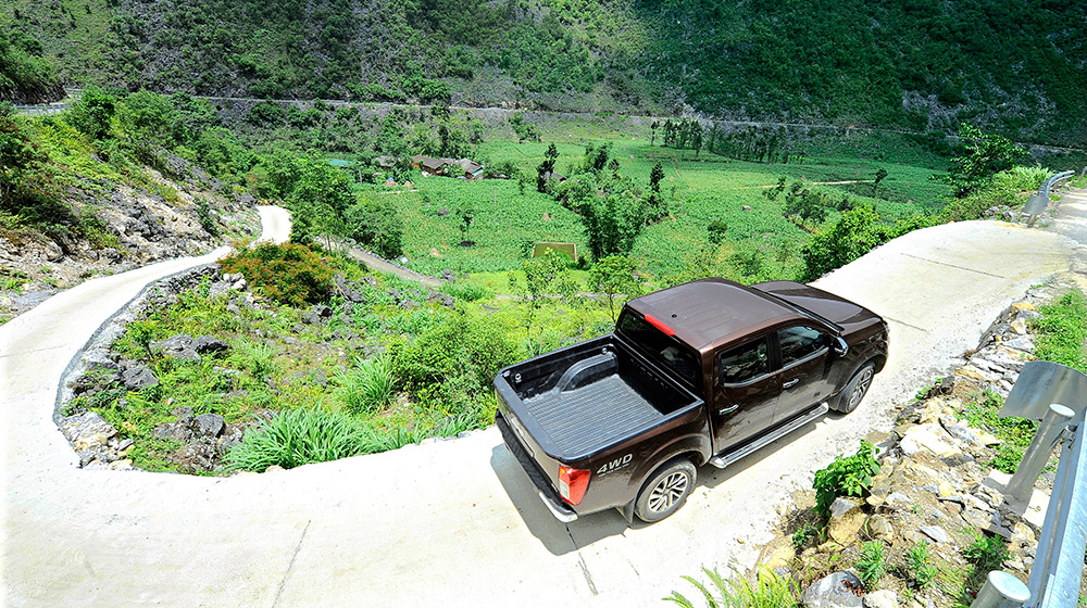 Ảnh ngoại thất Nissan NP300 Navara SL nissan-navara-np300-sl-(14).jpg