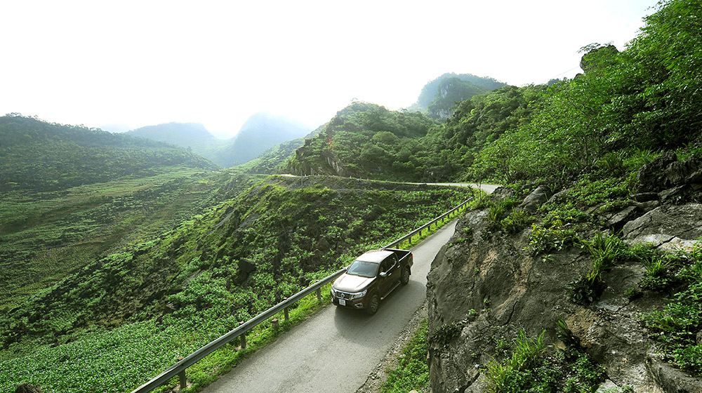 Ảnh vận hành Nissan NP300 Navara SL nissan-navara-np300-sl-(22).jpg