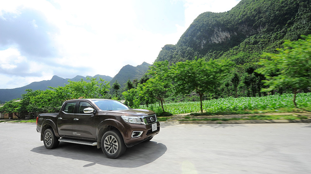 Ảnh ngoại thất Nissan NP300 Navara SL nissan-navara-np300-sl-(33).jpg