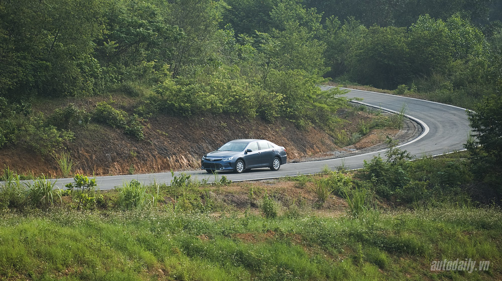 “Thử sức” Toyota Camry 2.0E 2015 Camry 2.0E 2015 (29).jpg