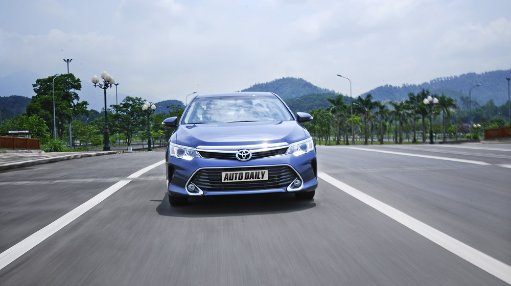 “Thử sức” Toyota Camry 2.0E 2015 Camry 2.0E 2015 (31).jpg