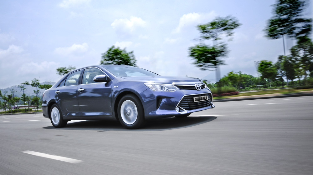 Ảnh vận hành Toyota Camry 2.0E 2015 Camry 2.0E 2015 (33).jpg