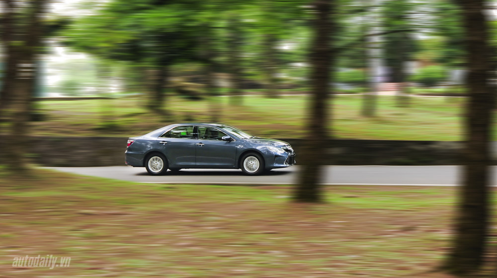 Ảnh vận hành Toyota Camry 2.0E 2015 Camry 2.0E 2015 (36)-1.jpg