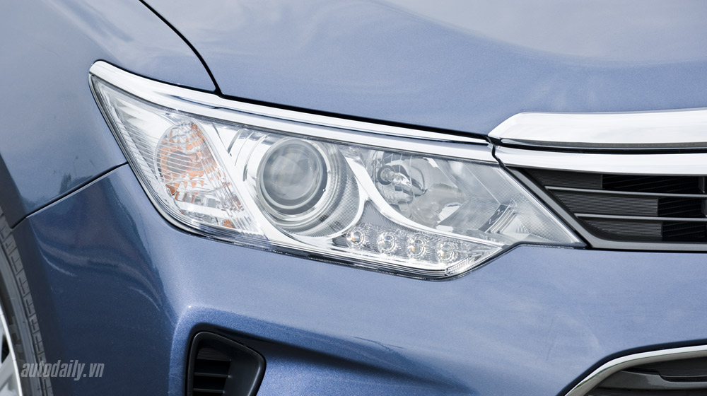 Ảnh ngoại thất Toyota Camry 2.0E 2015 Camry 2.0E 2015 (46).jpg
