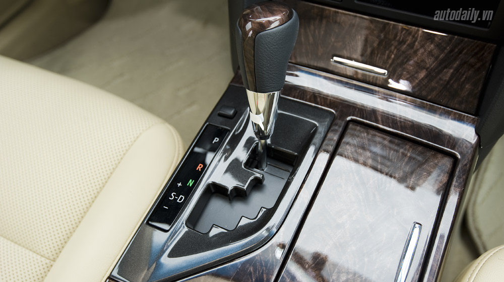 Ảnh nội thất Toyota Camry 2.0E 2015 Camry 2.0E 2015 (58).jpg