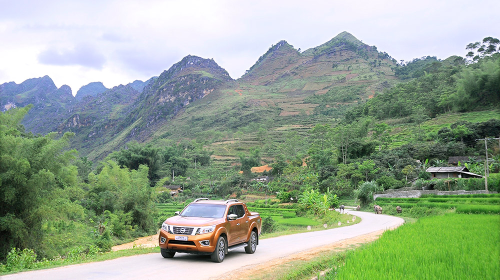 Phượt Hà Giang với siêu mẫu Hoàng Anh nissan-navara-np300-hoanganh-(13).jpg