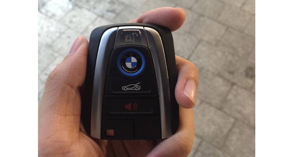 Hôn phu của hotgirl Midu tậu xế khủng BMW i8 BMW I8 (1).jpg