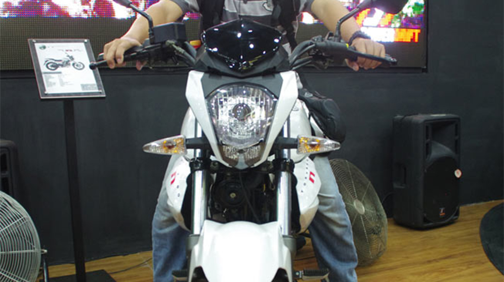 Benelli sắp tung ra mô-tô giá rẻ hoàn toàn mới Benelli_TNT15 (5).jpg