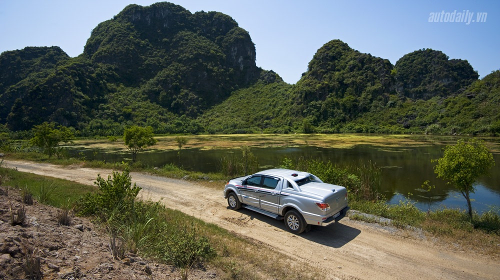 Ảnh khả năng vận hành của Mazda BT-50S Mazda-BT50-2015-(19)-1.jpg