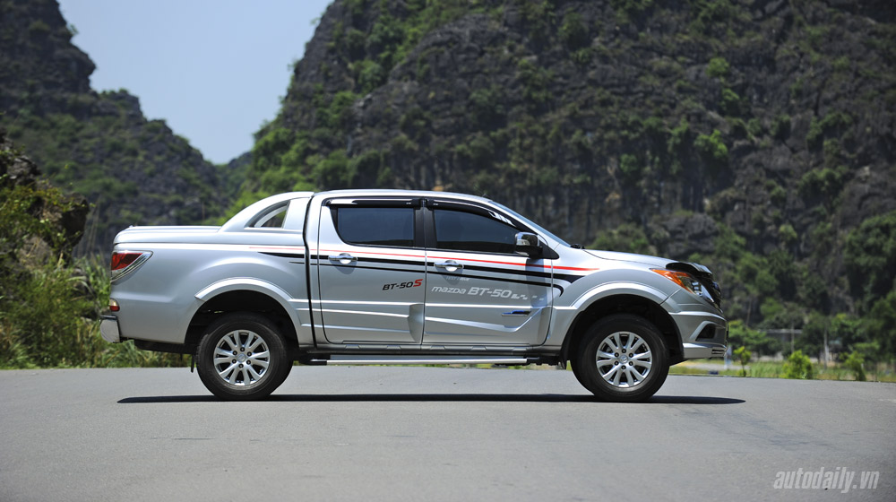 Ảnh chi tiết ngoại thất Mazda BT-50S Mazda-BT50-2015-(3).jpg