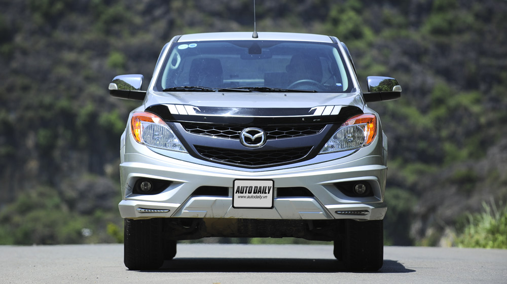 Ảnh chi tiết ngoại thất Mazda BT-50S Mazda-BT50-2015-(4).jpg