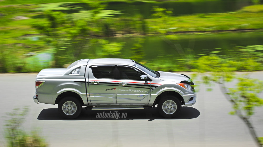 “Bay” cùng Mazda BT-50S Mazda-BT50-2015-(44).jpg