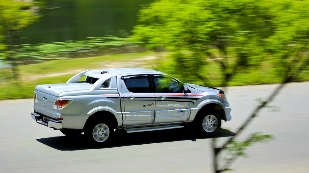 Ảnh khả năng vận hành của Mazda BT-50S Mazda-BT50-2015-(48).jpg