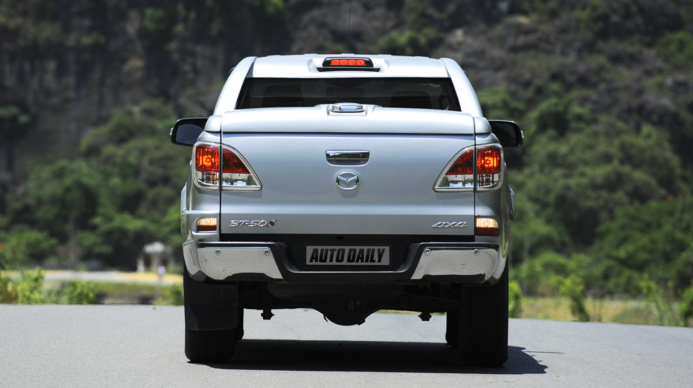 Ảnh chi tiết ngoại thất Mazda BT-50S Mazda-BT50-2015-(5).jpg