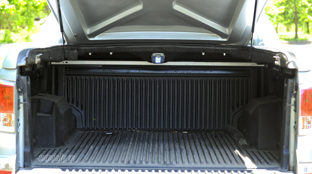 Ảnh chi tiết ngoại thất Mazda BT-50S Mazda-BT50-2015-(64).jpg