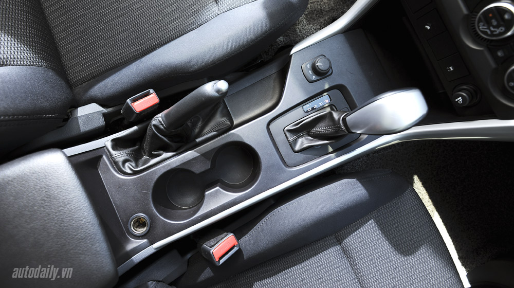 Ảnh chi tiết nội thất Mazda BT-50S Mazda-BT50-2015-(72).jpg