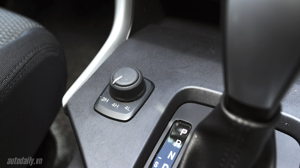 Ảnh chi tiết nội thất Mazda BT-50S Mazda-BT50-2015-(74).jpg