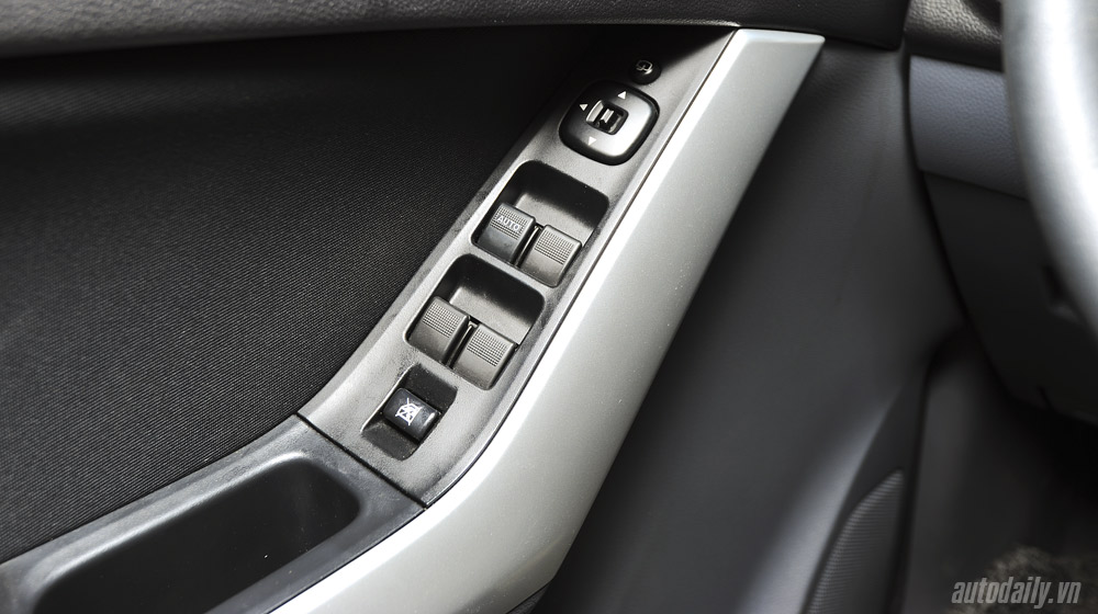 Ảnh chi tiết nội thất Mazda BT-50S Mazda-BT50-2015-(75).jpg