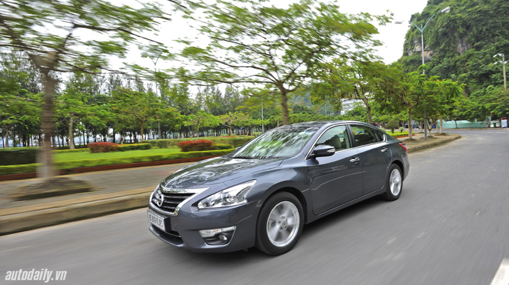 Chọn Honda Accord hay Nissan Teana? Nissan Teana 2014 (42).jpg