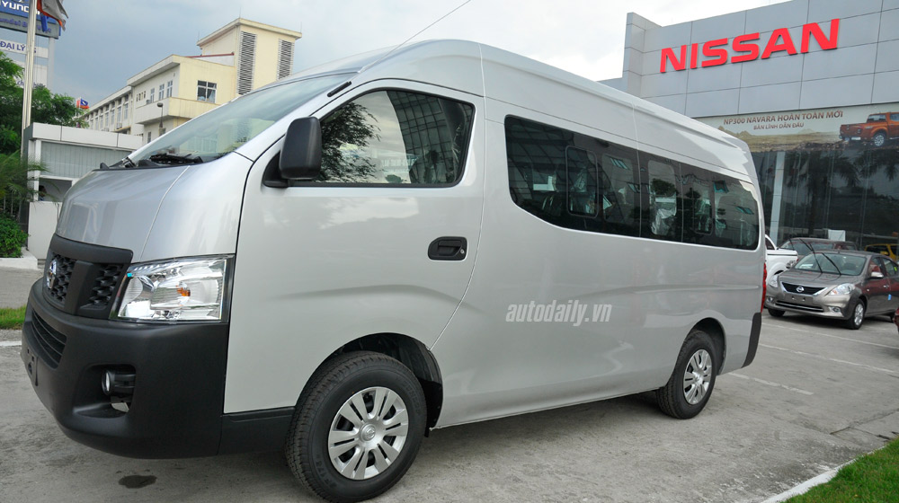 Sáng nay, Nissan NV350 Urvan chính thức ra mắt tại Việt Nam nissan NV350 (2).jpg