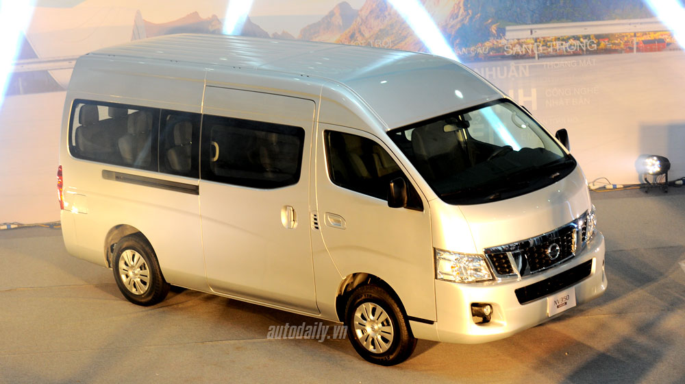 Xe 16 chỗ Nissan NV350 Urvan có giá 1 tỷ 180 triệu đồng nissan-nv350-urvan-1.jpg