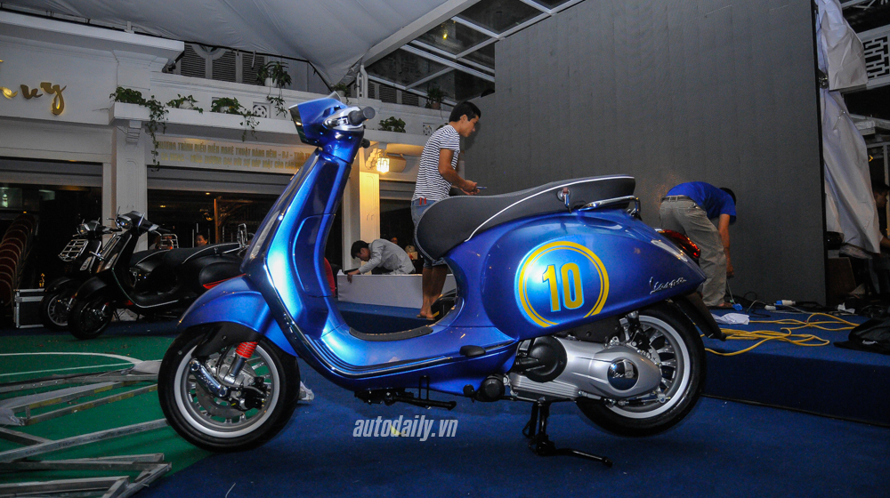 Chi tiết Vespa Sprint phiên bản Del Piero 