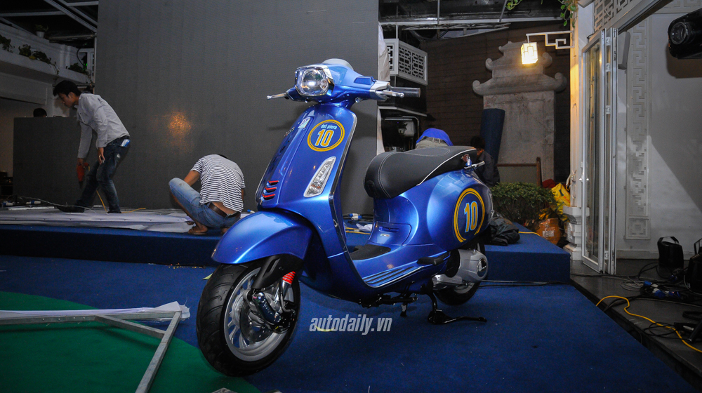 Chiêm ngưỡng Vespa Sprint phiên bản Del Piero giá 350 triệu đồng Vespa_350_trieu (7).jpg