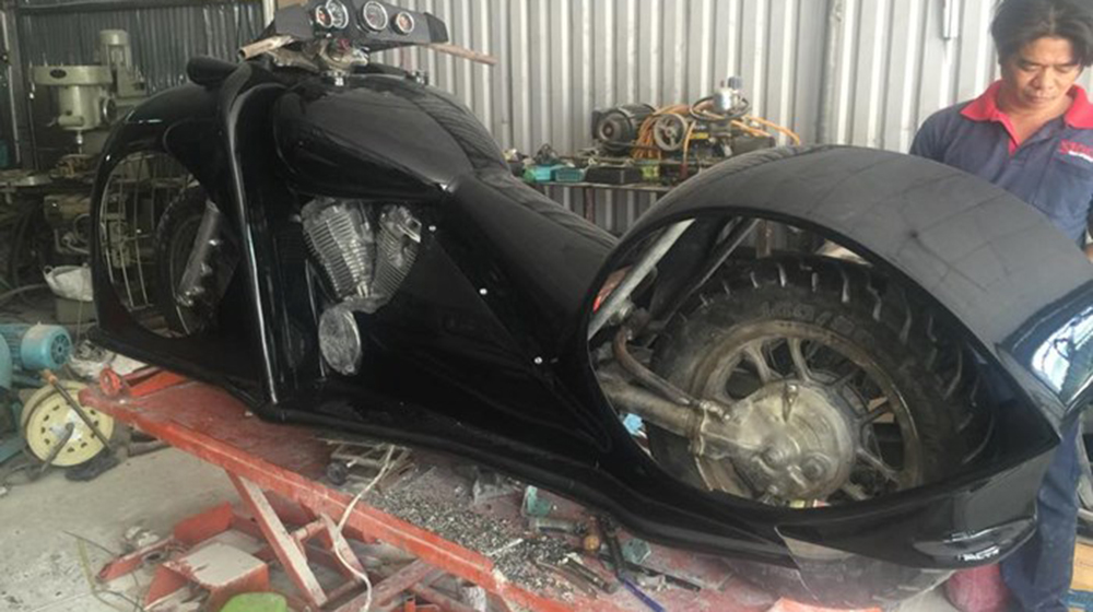 Clip chạy thử môtô độ “khủng” của thợ Việt Mamus_Phi_Long (1).jpg