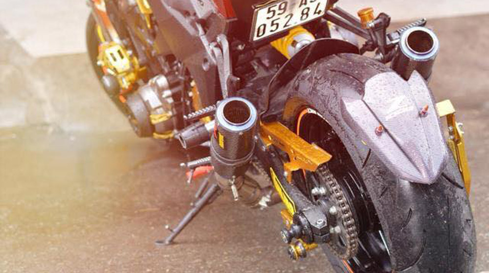 Cận cảnh Kawasaki Z1000 độ cực chất của biker Sài Gòn z1000-than-thanh-len-full-body-kits-5820-1434084011-557a62ab5baae.jpg