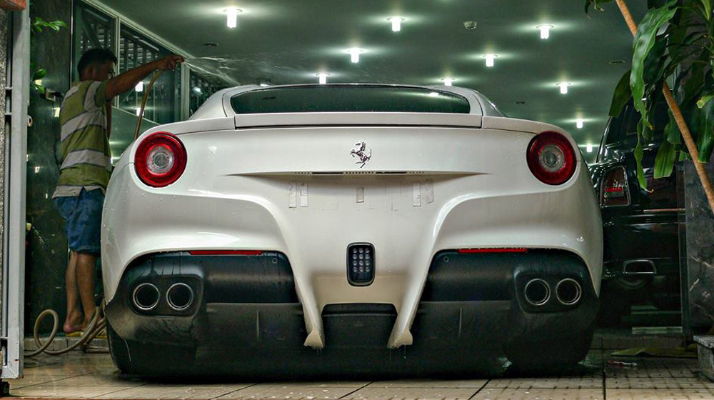 6 xế khủng đổ bộ về Việt Nam chỉ trong 48 giờ 11406931_1597003663922580_7427721241218543999_n.jpg