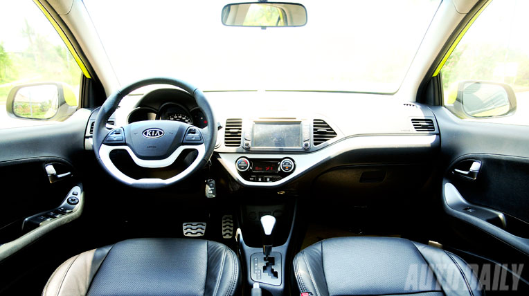 KIA Morning và Hyundai Grand i10: So tài 