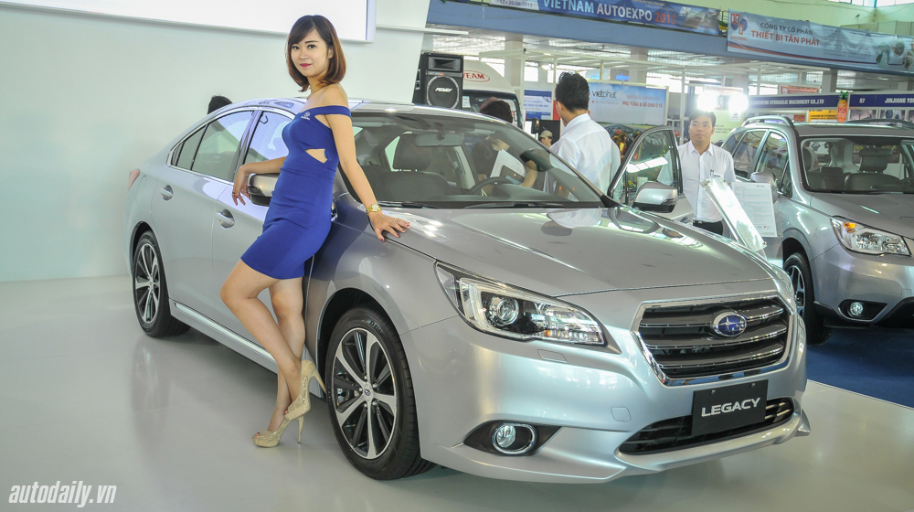 Subaru mang bộ đôi Legacy và Outback 2015 ra Hà Nội Subaru_Legacy_2015_Expo (1).jpg