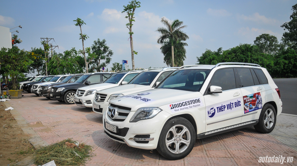 Khởi động hành trình Mercedes GLK khám phá “Di sản miền Trung” GLK_18_06_chuan_bi (4).jpg