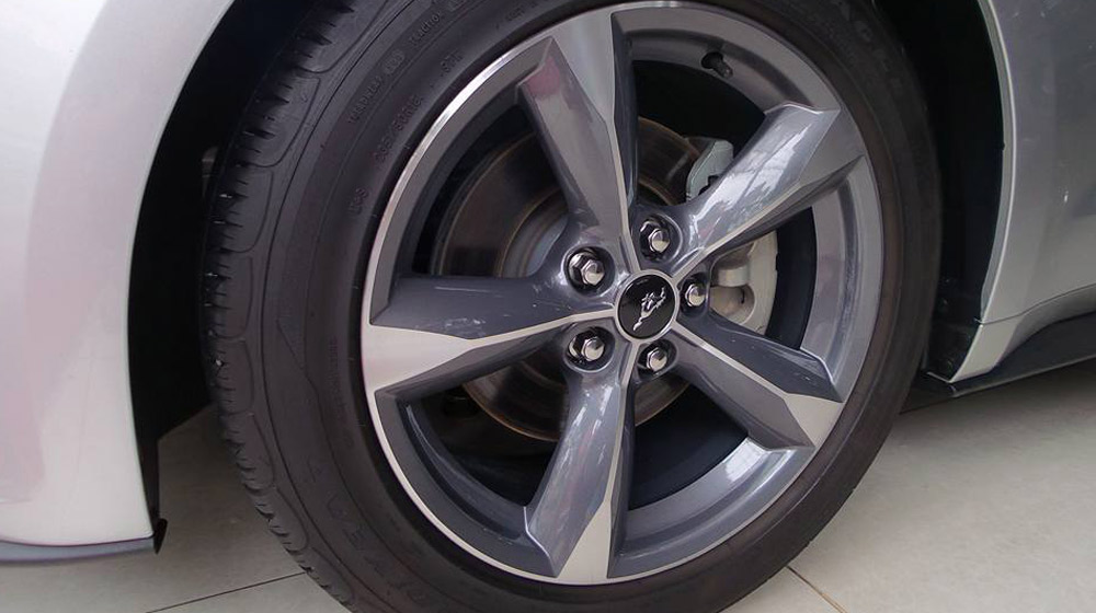 Soi chi tiết xe cơ bắp Ford Mustang 2015 thứ 2 về Việt Nam ford mustang 2015 (2).jpg