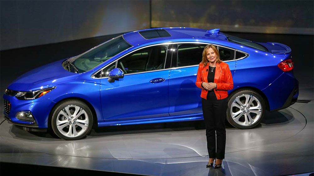 Video: Khám phá chi tiết Chevrolet Cruze 2016 2016-Chevrolet-Cruze-debut-with-Mary-Barra.jpg