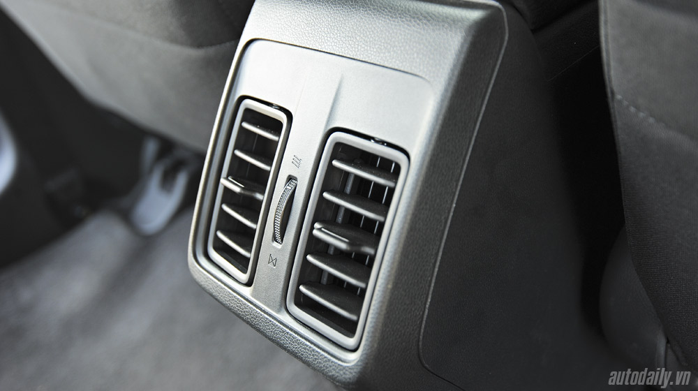 Chọn Honda City hay Nissan Sunny? Honda_city (12).jpg