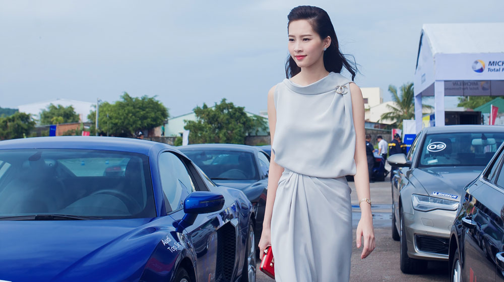 Ngắm vẻ đẹp của Hoa hậu Thu Thảo bên Audi R8 hoa-hau-dang-thu-thao (8).jpg